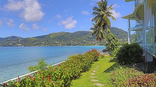 Bel Ombre Apartamento | VallonEnd Beachfront villa with excellent view