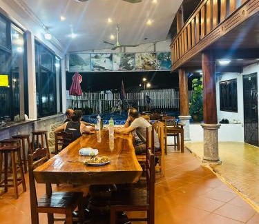 Vang Vieng Hotel | Vang Vieng Sky Mountain View Hotel