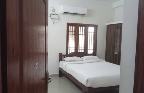 Marie Oulgaret Hotel | Vasantharaja Villa Arumparthapuram