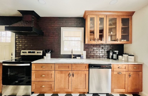 Murfreesboro Cabaña | Velvet Room+Walk Downtown Murf+Hot Tub+Fire Pit