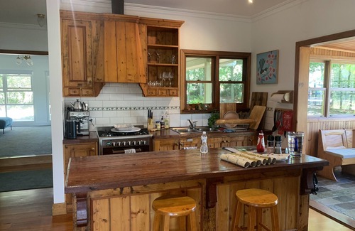 Yinnar South Cabaña | Venetta Country Cottage (Butterfly Cottage) Escape to the countryside