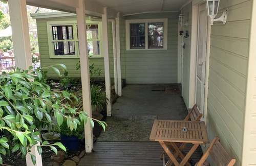 Yinnar South Cabaña | Venetta Country Cottage (Butterfly Cottage) Escape to the countryside