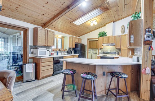 Friendship Casa | Versatile Castle Rock Lake Home with Fire Pit!