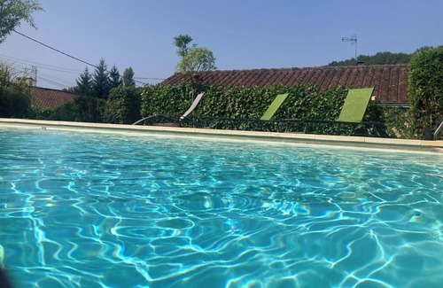 Brantome-en-Perigord Casa | Delightful house - pool access, fibre internet, parking in beautiful Brantôme