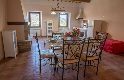 Acquacanina Casa | APARTAMENTO "VESCIA" entre pasado, presente y futuro