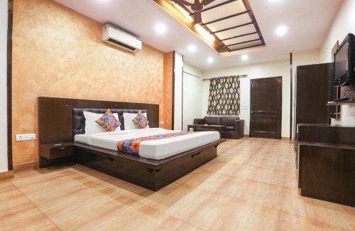 New Friends Colony Hotel | Via Rajdeep Palace