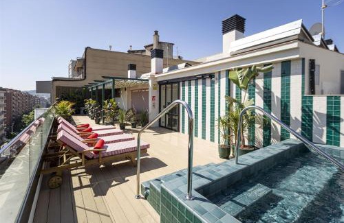 La Nova Esquerra de l'Eixample Hotel | Via Sants Hotel Barcelona, Tapestry Collection By Hilton