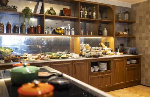 La Nova Esquerra de l'Eixample Hotel | Via Sants Hotel Barcelona, Tapestry Collection By Hilton