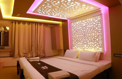 Alappuzha Hotel | Victoria Houseboats