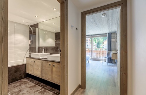 Val-d'Isere Hotel | Victoria Lodge, Friendly Hotel