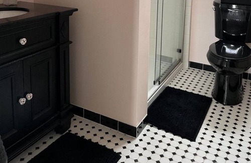 St Ignace Casa | Victorian charmer just steps from the lake!