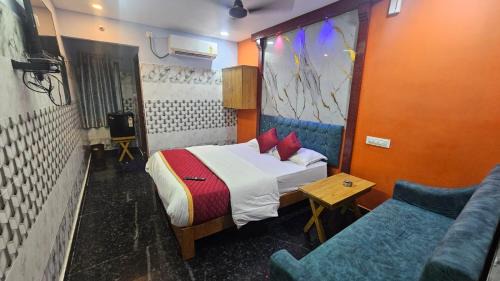 Narasaraopet Hotel | Vijayasree Grand and Function Plaza