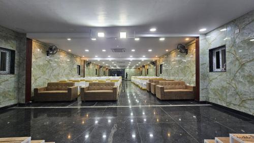Narasaraopet Hotel | Vijayasree Grand and Function Plaza