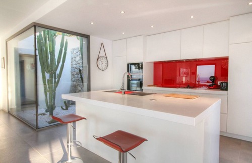 Corbara Villa | Villa 130m2, vista panorámica al mar, capacidad para 4 personas, piscina infinita