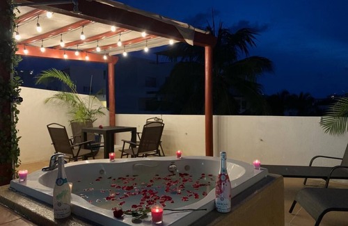 Granjas del Marqués Villa | VILLA ROOFGARDEN & JACUZZI PRIVADOS Checa nuestro video, un espacio sensacional