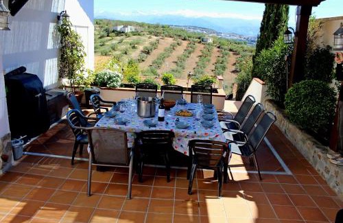 Nivar Casa | Villa Alfaguara-Holiday Home Granada & Sierra Nevada