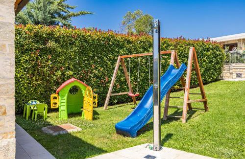 Musalez Villa | Villa Andrea for 17 people with private heated pool & pet friendly near Porec