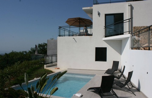 Saint-Jeannet Apartamento | Villa Apartments, private garden and pool, panoramic sea view