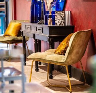 Saint-Paul-Trois-Chateaux Hotel | Villa Augusta