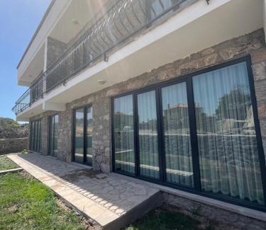 Ayvacik Villa | Villa Badem Çiçeği