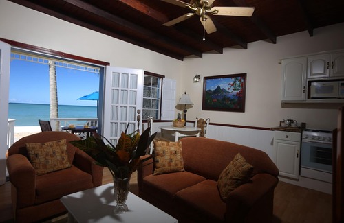 Choc Hotel | Villa Beach Cottages