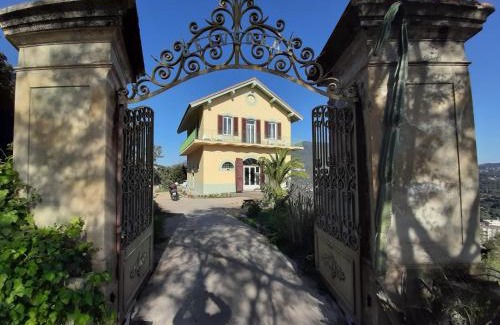 Ajaccio Villa | VILLA BELVEDERE D'AJACCIO, VILLA ENTIERE VUE MER POUR 2 à 10 VOYAGEURS