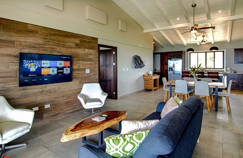 Lagunas Villa | Piscina 'Villa Brisa Oceano', vista al mar, cerca de la playa