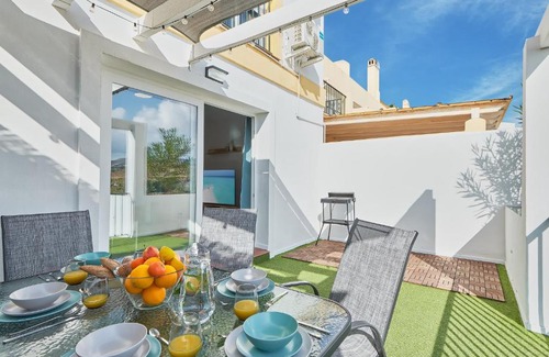 Torre de Benagalbon Casa | VILLA by the beach. Pool, Priv Parking and Golf