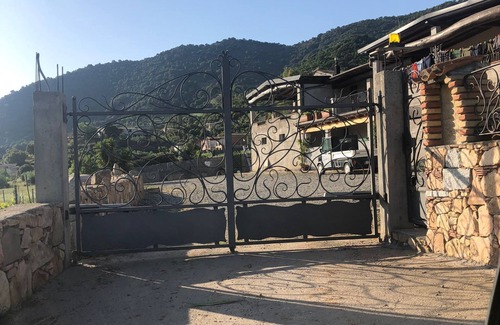 Cardedu Villa | Villa "Casa vacanze Perdupili" con vistas a la montaña y jardín privado