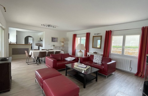 Gareoult Villa | Villa 4*, vista despejada, calma, piscina climatizada y múltiples actividades