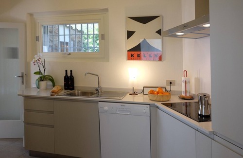 Roina Villa | Villa frente al lago con playa privada y muelle de natación, impresionantes vistas al lago