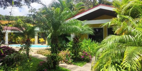 Nuevo Arenal Casa | Villa Colibri at LakeGardens