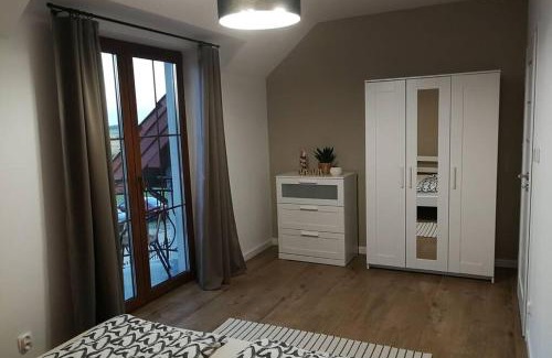 Mikolajki Villa | Villa Corvus Mikołajki - Dom apartamentowy