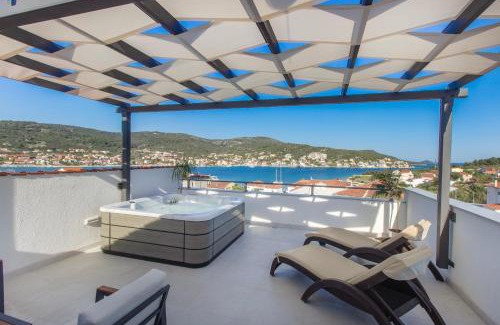 Vinisce Apartamento | Villa Dalmatian Child with swimming pool, close to the beach