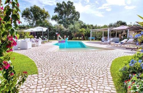 Alghero Villa | VILLA DOLORES , with a spectacular swimming pool with hydromassage and a big garden for the children - IUN S3325