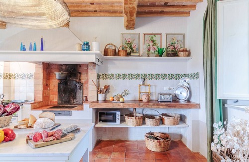 Orentano Villa | Villa Drago, an authentic Farmhouse with Private Pool in Orentano