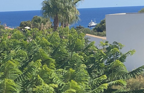 Binisafua Villa | "Villa El Olivo Menorca" con vista al mar, Wi-Fi, piscina, jardín y terrazas; aparcamiento disponible