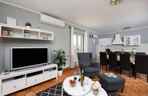 Benkovac Villa | Villa Elder