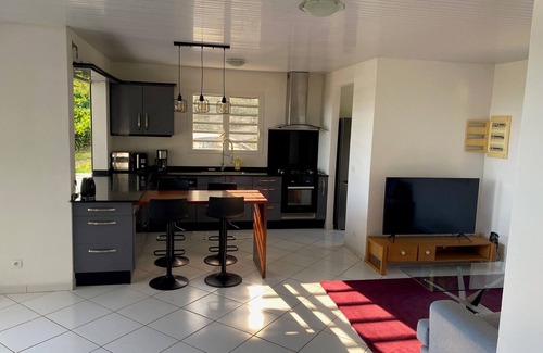 Riviere-Salee Villa | Villa F4 vue mer Dans un Écrin de Verdure au Calme à Proximité des Plages du sud