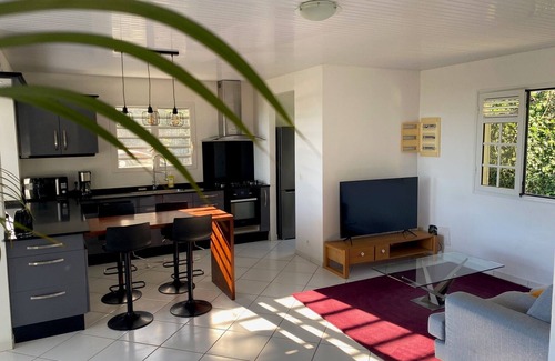 Riviere-Salee Villa | Villa F4 vue mer Dans un Écrin de Verdure au Calme à Proximité des Plages du sud