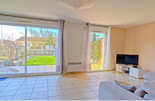 Saint-Mathieu-de-Treviers Villa | VILLA FARNIENTE