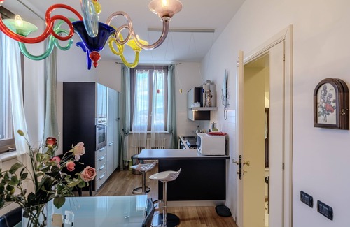 Tolentino Villa | Villa 'Fefi Liberty D'Artista' con Piscina Privada, Jardín Privado y Wi-Fi