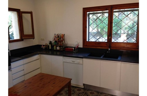 Santa Maria de Solius Villa | Villa for 10 people, 5 bedrooms, superb swimming pool