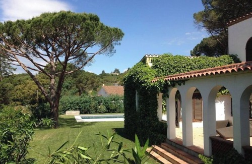 Santa Maria de Solius Villa | Villa for 10 people, 5 bedrooms, superb swimming pool