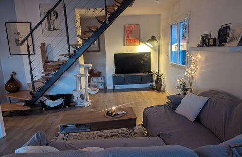 Saint-Mathieu-de-Treviers Villa | Villa with pool