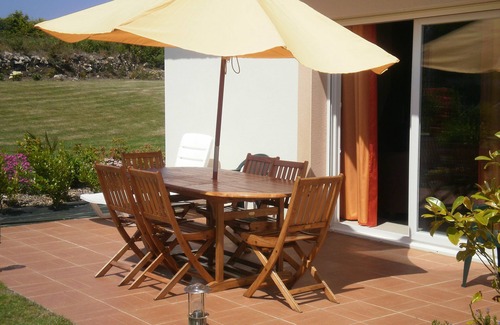 Plougrescant Villa | Villa 'Gite Bord de Mer Jacuzzi' con terraza privada y Wi-Fi