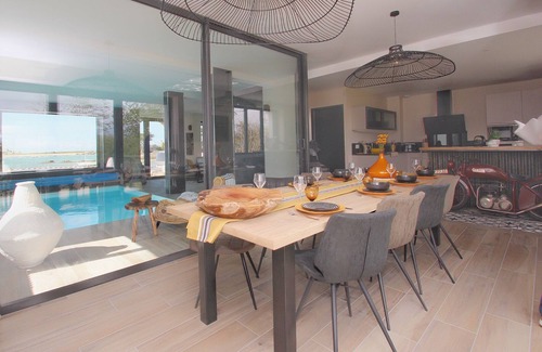 Brignogan-Plage Villa | Villa - Heated indoor pool - Sea view - Direct beach