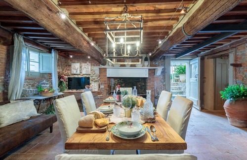 Lucca Villa | VILLA HUGO, Understated Luxury 5 Bedrooms Villa with Pool and a Welcoming Ambience