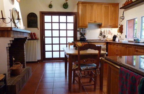 Las Navas Del Marques Villa | Chalet en urbanización de lujo con tenis y piscina en precioso bosque
