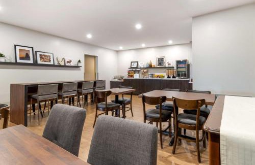 Hearst Hotel | Villa Inn & Suites - SureStay Collection by Best Western